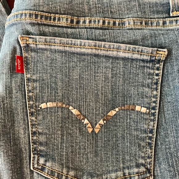 Levi’s Perfectly Slimming Bootcut 512 Jeans - Picture 2 of 6